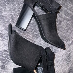 LC Lauren Conrad Black Block Heel